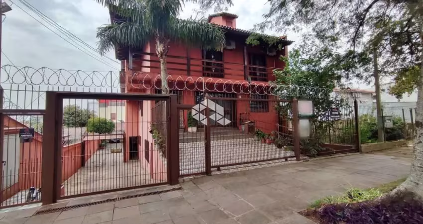 Casa com 3 quartos à venda na Avenida dos Prazeres, 886, Vila Jardim, Porto Alegre