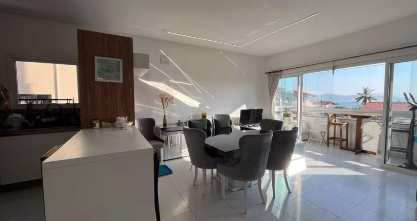 Apartamento amplo com vista para o mar em canajurê