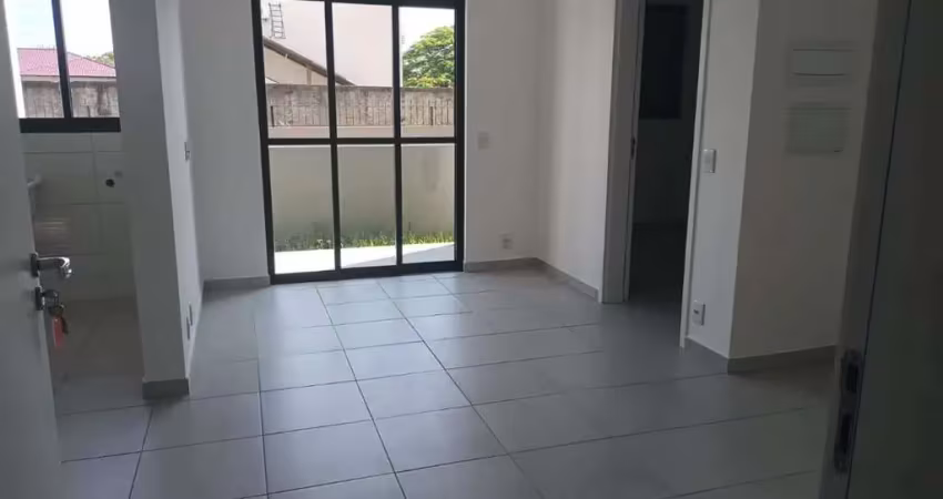 Ótimo apto de 1 dormitório com área externa e vaga privativa