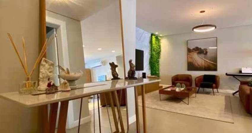 Apartamento mobiliado e decorado, 3 Dormitórios com Suíte e 4 Vagas de Garagem –