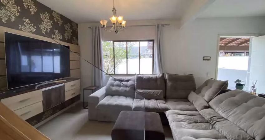 Casa à venda em curitiba | 3 quartos, suíte e garagem - ampliaza