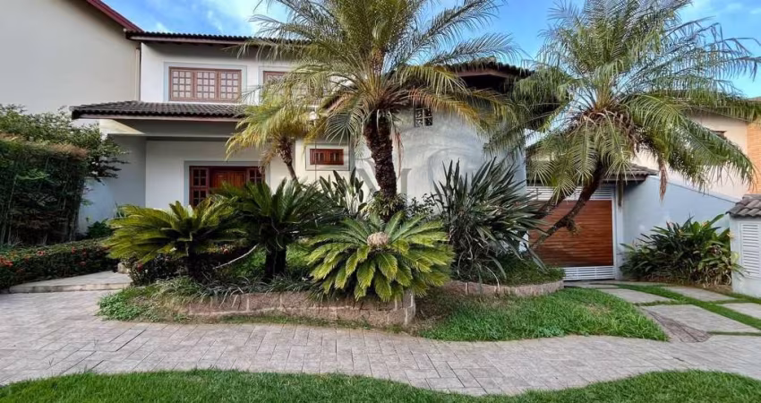 Buscando Casa Grande em Condomínio? Veja esta Opção com Permuta!