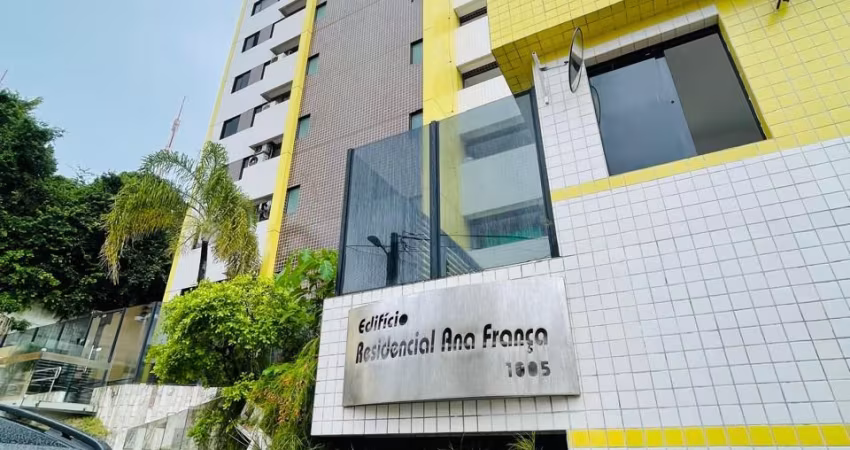 Apartamento de 103m² no Condomínio Ana França, no Tirol