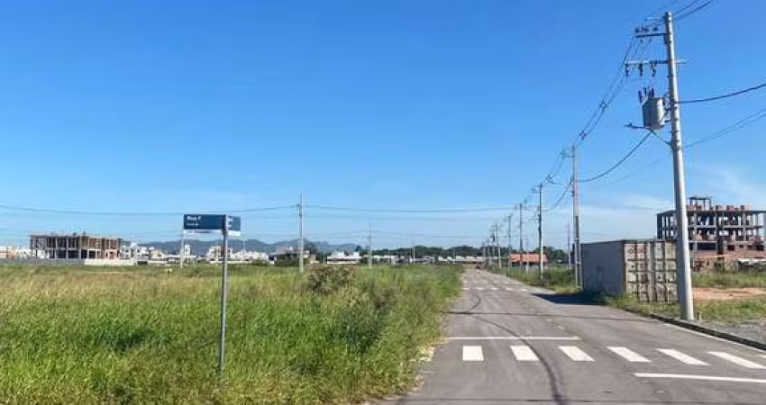 Terreno no bairro Areias com 451,32m2 á venda