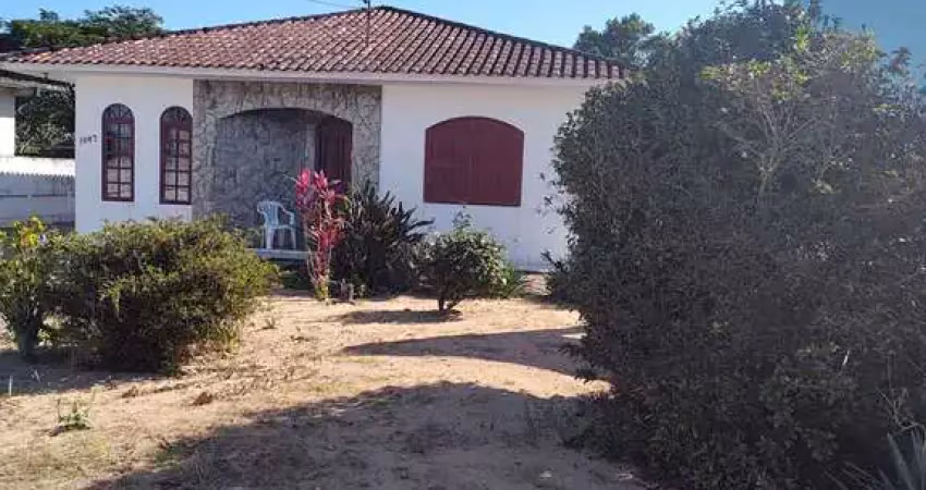 Casa á venda no bairro praça com 130m² em um amplo terreno de 1.400m²