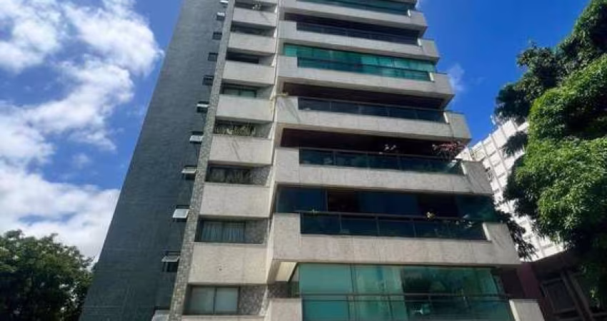 Apartamento à venda, luxo, com 428m2, 4 suítes, sala 4 ambientes, lavabo e 5 vagas. No Edf. Carmel