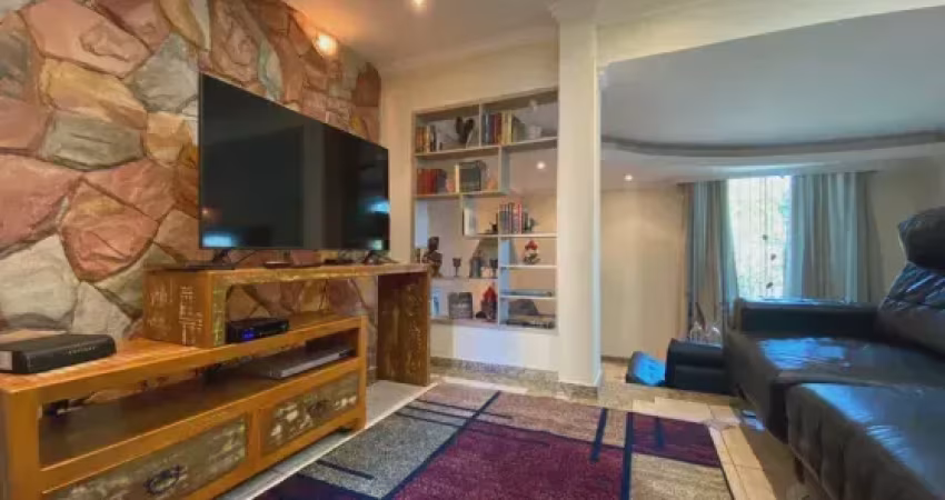 Casa linda reformada , em Vila Alpina SP
