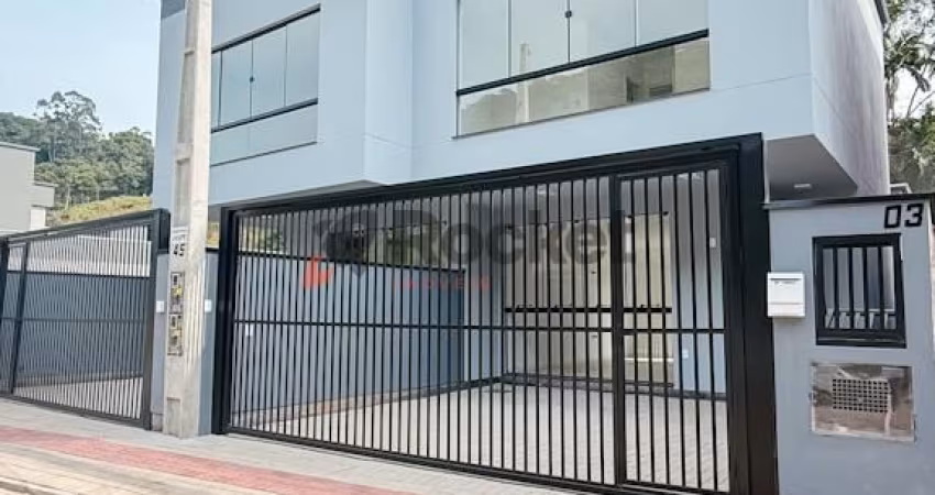 Casa com duas suítes e fino acabamento em Brusque