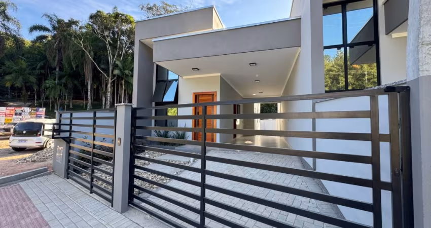 casa com excelente acabamento na Guabiruba!