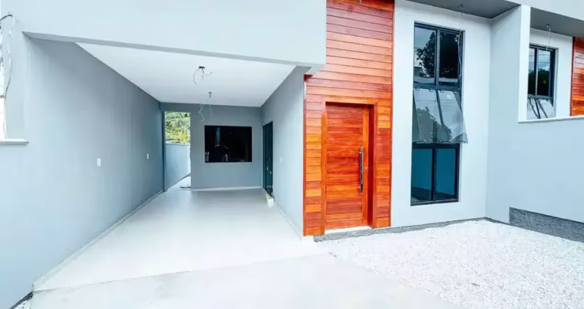 Casa com dois quartos e excelente espaço na guabiruba!