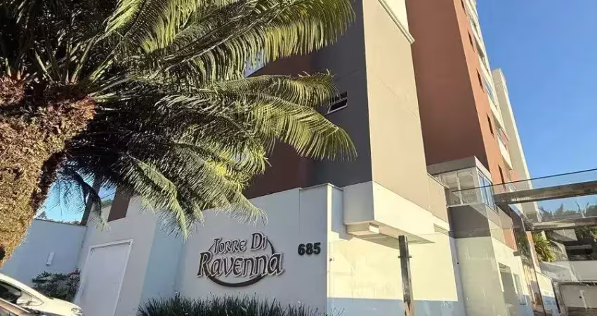 Apartamento com uma suíte mais um dormitório, semi-mobiliado!