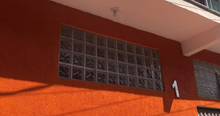 Casa a venda com dois quartos em frente ao futuro Parque de São Bento