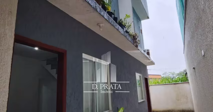Charmosa casa duplex à venda em excelente localização e conforto