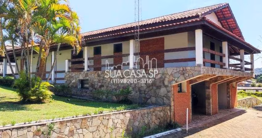 Maravilhosa Chácara - 5.741 m² com muito lazer e natureza - Ibiúna - SP