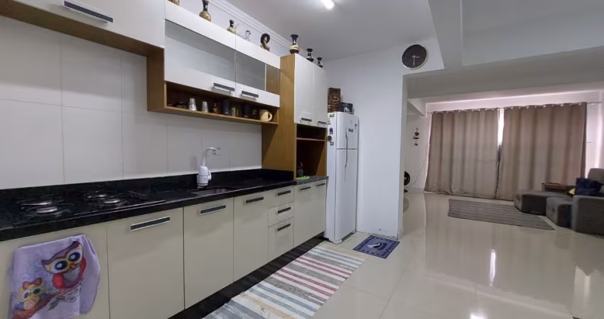 Amplo Apartamento Bairro Água Verde