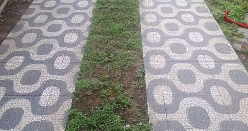 Alugo casa 2/4 bem vebtilada 1 suite um banheiro e pretinho do atacadão.