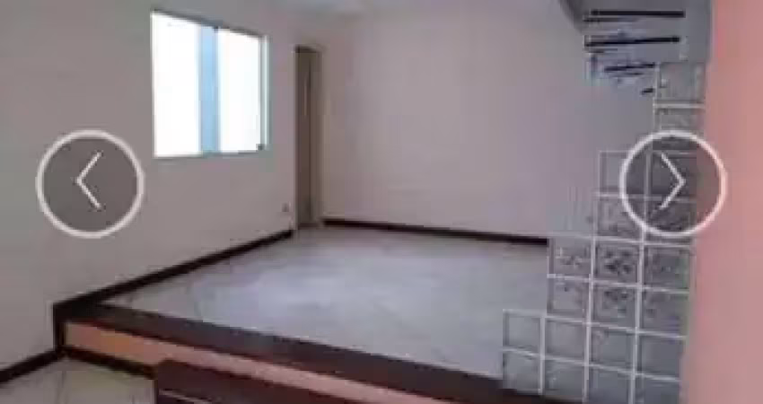 Oportunidade imperdível! casa ampla com piscina a 500 m da casa de saúde