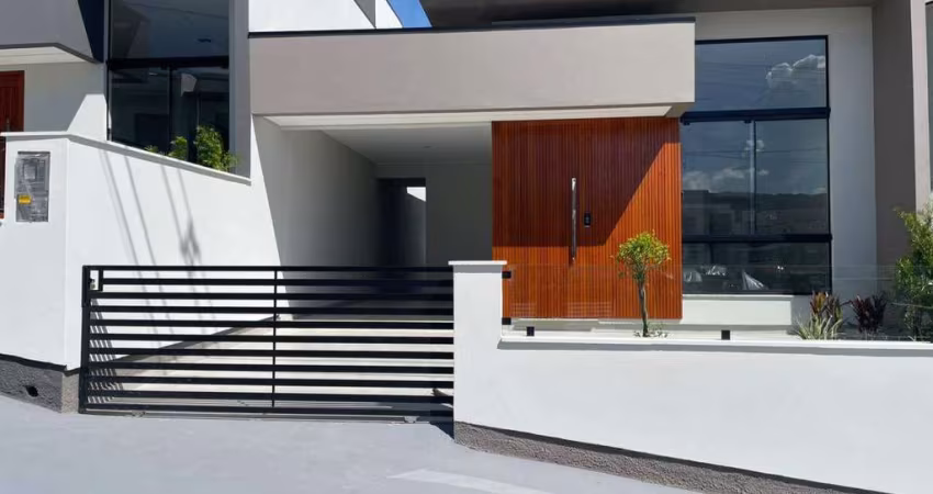 Casa à venda, no Bairro Potecas, São José-SC, com 2 quartos, sendo 1 suíte, com