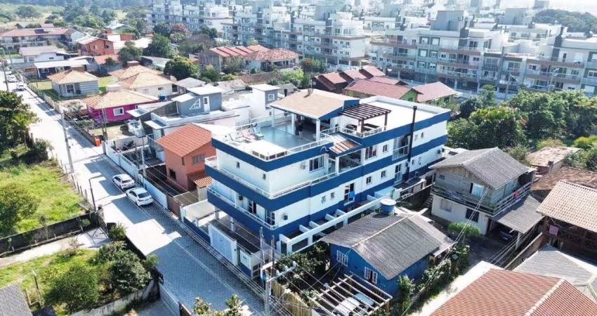 Cobertura Duplex à venda, no Bairro Campeche, Florianópolis-SC, com 2 quartos, sendo 1 suíte, com 2 vagas