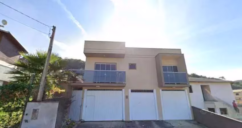 Casa à venda, no Bairro Potecas, São José-SC, com 3 quartos, sendo 1 suíte, com 5 vagas