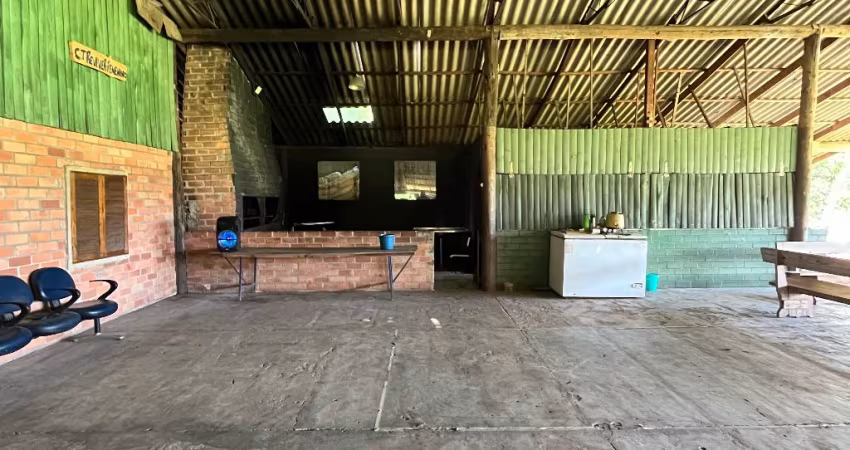 Ampla chácara  no Itacolomi