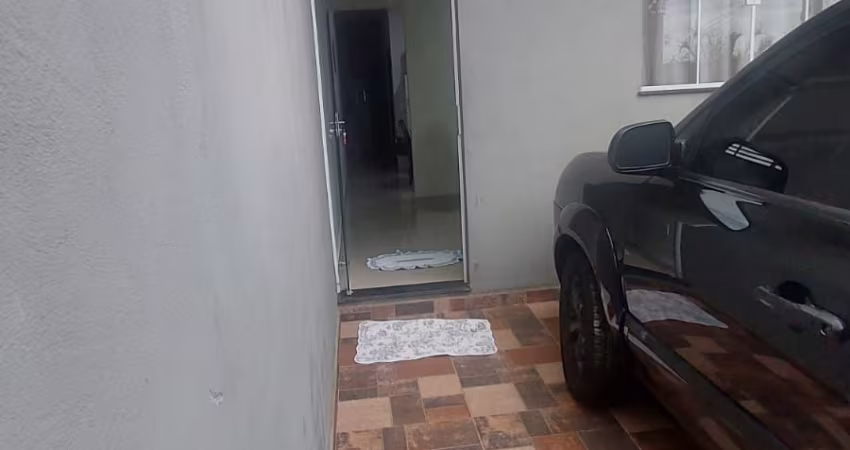 Casa a Casa à Venda 02 Dormitórios - Bairro Itamaraty