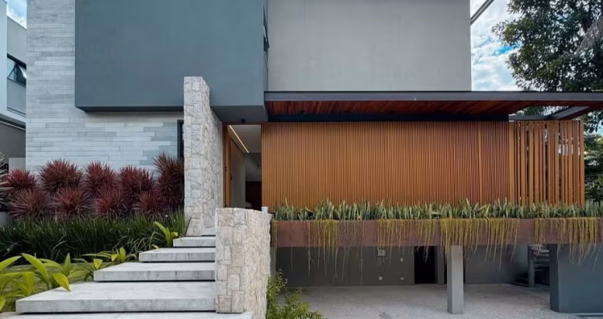 Casa Alto Padrão à Venda no Condomínio Real Park Arujá - Aruã