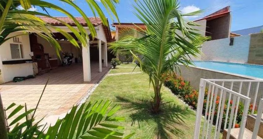 Casa duplex com piscina, churrasqueira e 450 metros de área!!