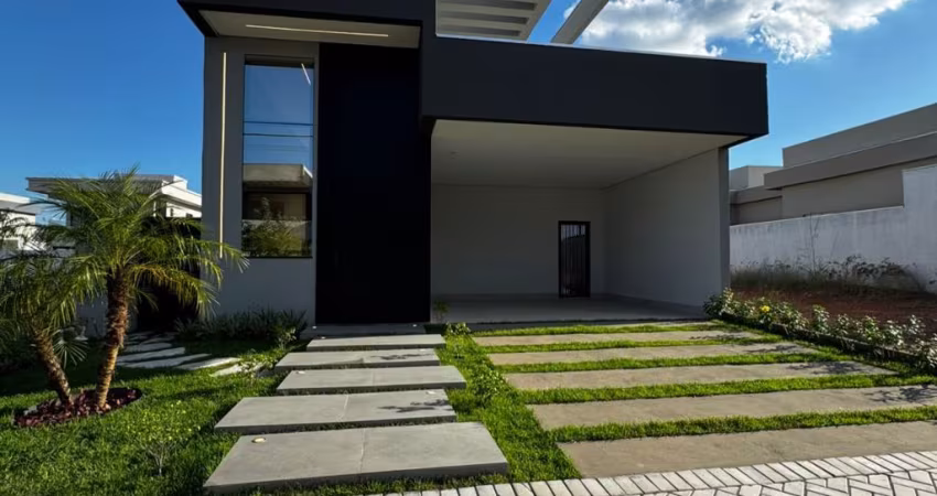 SOBRADO COM 3 SUÍTES À VENDA, 300m2 - FLORAIS DO PARQUE