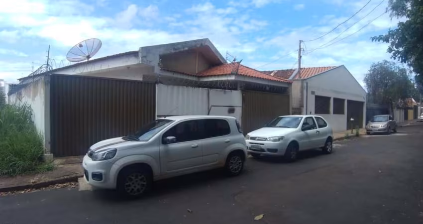 Casa para Venda em São Carlos, Jardim São Carlos, 2 dormitórios, 2 banheiros, 3 vagas
