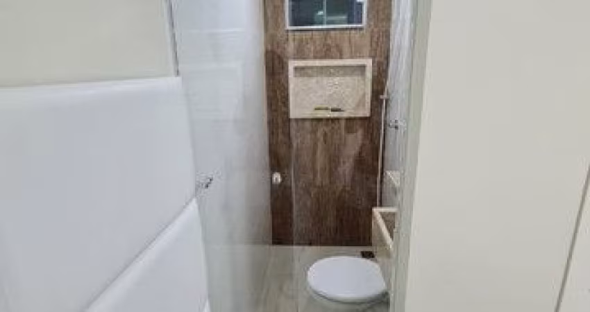 Casa com 2 Quartos, 2 Banheiros e 2 Vagas – Excelente Localização!