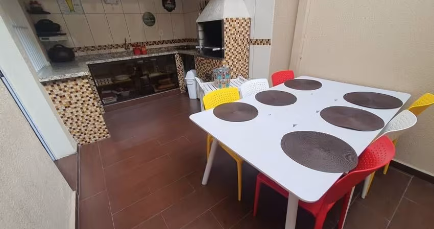 Casa com 3 Quartos, 2 Banheiros e 2 Vagas – Excelente Localização!