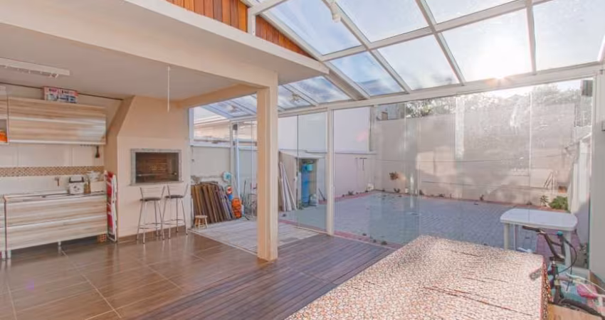 Casa com 3 Quartos, 2 Banheiros e 2 Vagas – Excelente Localização!