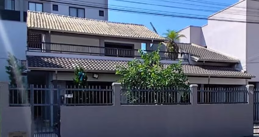 Lindo Sobrado Quadra-Mar, 100% AVERBADO.