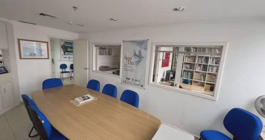 Sala/Conjunto para aluguel e venda com 52 metros quadrados com 4 quartos