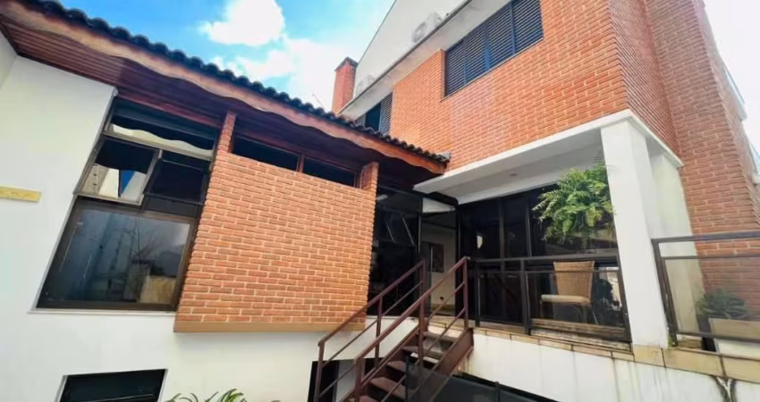 Sobrado 3 suítes e 6 vagas com 380 m² por R$ 2.650.000 - Mooca