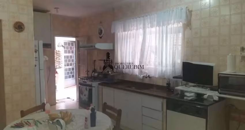 Sobrado com 3 dormitórios - 3 vagas com 180 m² por R$ 890.000 - Água Rasa