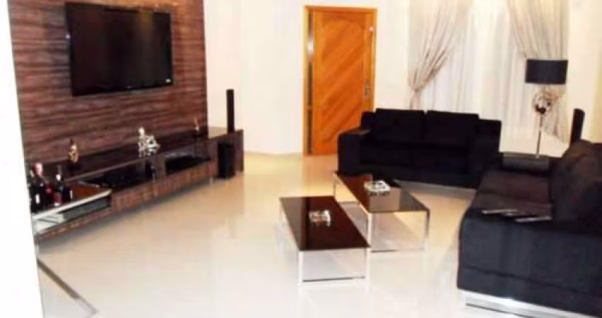 SOBRADO ALTO PADRÃO - 3 SUITES - 4 VAGAS - PISCINA E CHURRASQUEIRA - por R$ 1.690.000 - MOOCA