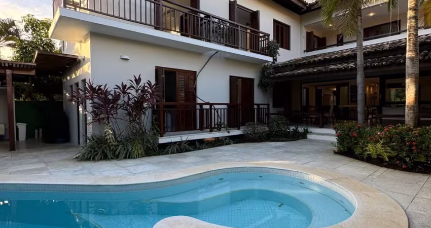 Casa em Praia 6 suítes