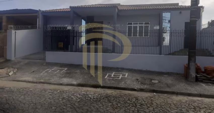 Casa para Venda em Ponta Grossa, Uvaranas, 3 dormitórios, 1 suíte, 4 banheiros