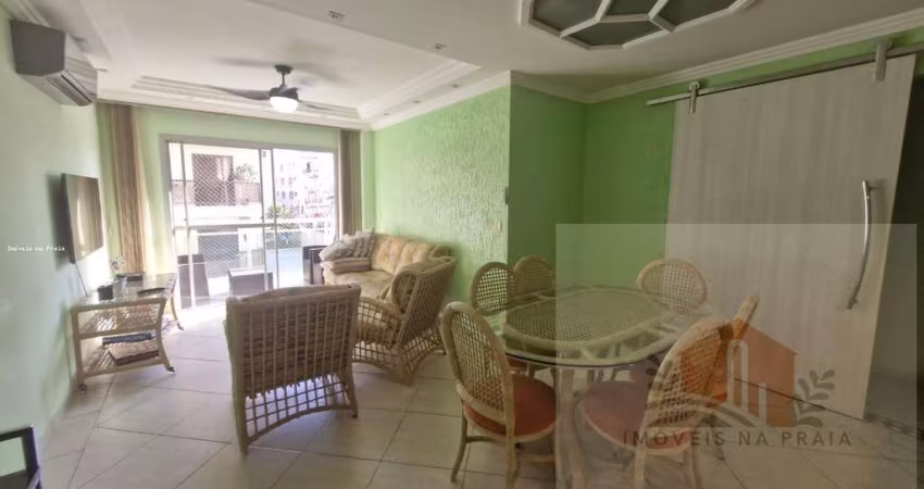 Apartamento reformado com 3 dormitórios 1 vaga lado praia na Enseada