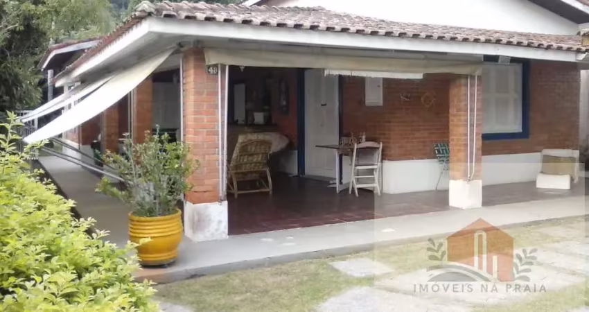 Casa com 2 dormitórios 3 vagas quintal piscina no Guaiúba