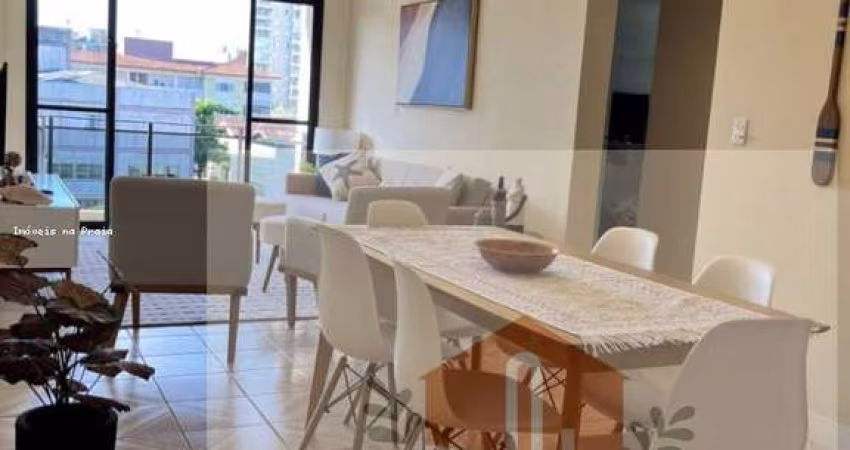 Apartamento reformado com 3 dormitórios 1 vaga lado praia na Enseada