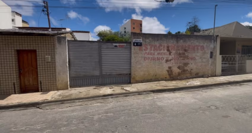 Esperando por você.