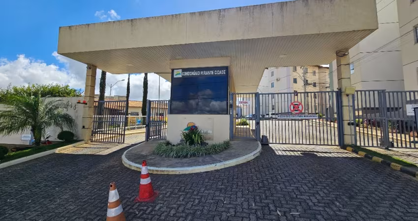 Apto. Térreo de 3/4 (sendo 1 suíte) no Candeias