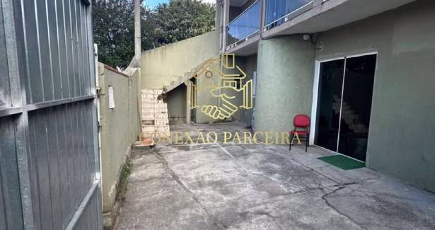 Sobrado com 3 Casas no terreno