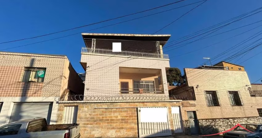 Casa com 4 quartos à venda na Rua Passos, 855, Carlos Prates, Belo Horizonte