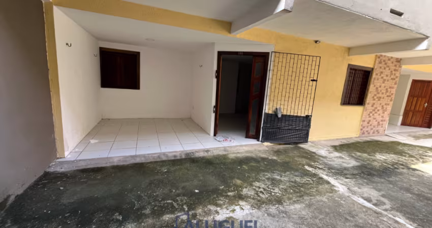 Casa nova em condominio no bairro Grilo