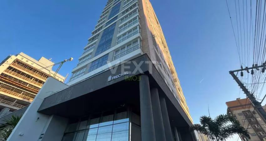 Apartamento mobiliado no centro de Balneário Piçarras com 2 vagas de garagens codigo: 120332