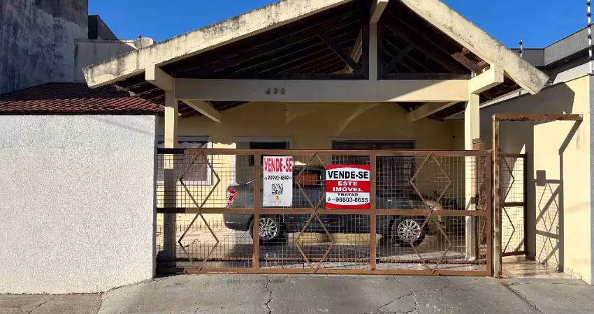 Linda casa sobrado